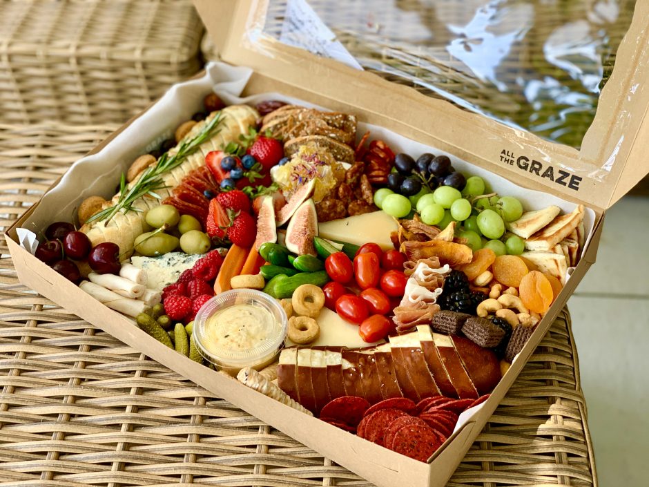 Elevate Your ‘Summer of the Picnic’ with these Picnic Baskets in Toronto